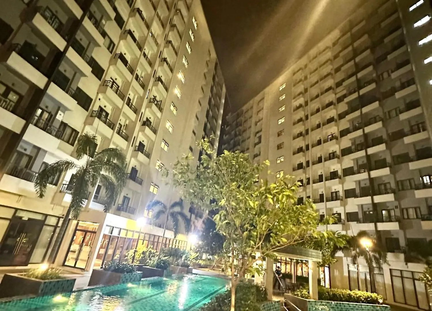 C A Staycation Paranaque City Aparthotel